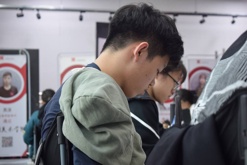 經(jīng)過(guò)廣州美術(shù)高考班圍墻魔鬼特訓(xùn)后的你們！聯(lián)考一定必勝，08