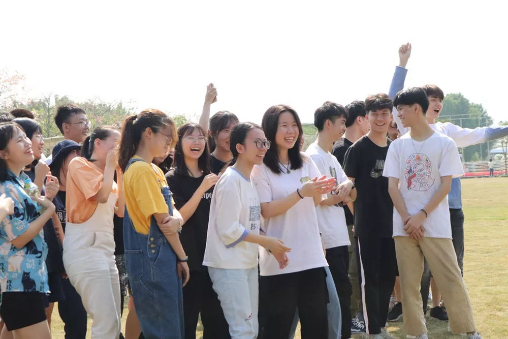 廣州圍墻畫室,廣州圍墻美術培訓,廣州畫室戶外活動,07