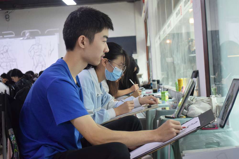 經(jīng)過(guò)廣州美術(shù)高考班圍墻魔鬼特訓(xùn)后的你們！聯(lián)考一定必勝，07