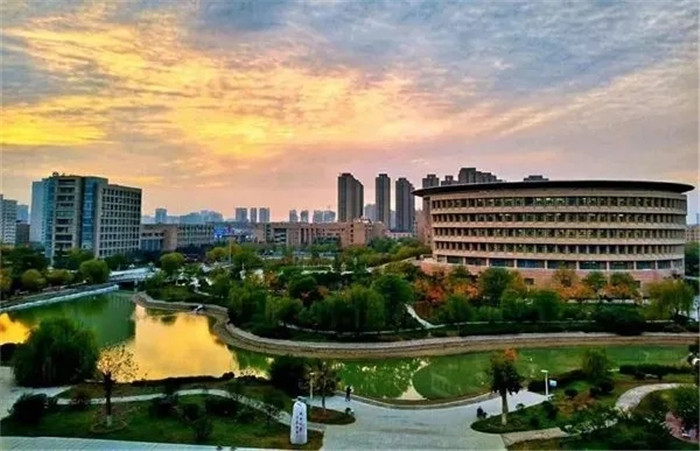 廣州美術高考班將承認聯考成績的83所院都整理處理了,34