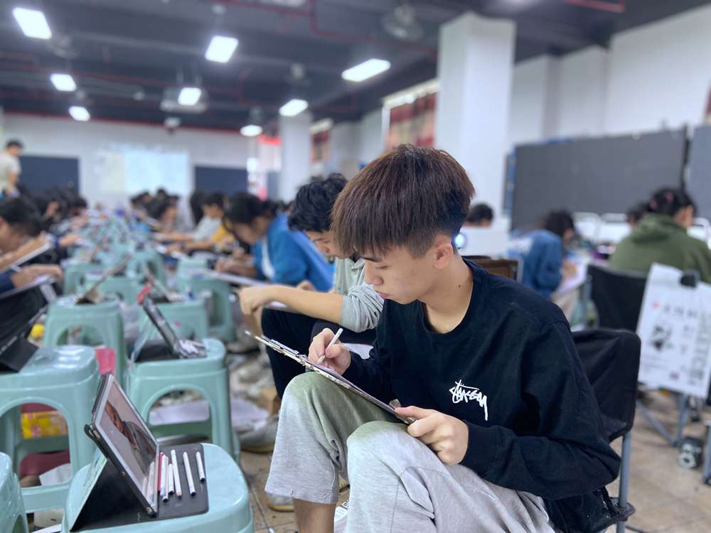 經(jīng)過(guò)廣州美術(shù)高考班圍墻魔鬼特訓(xùn)后的你們！聯(lián)考一定必勝，12