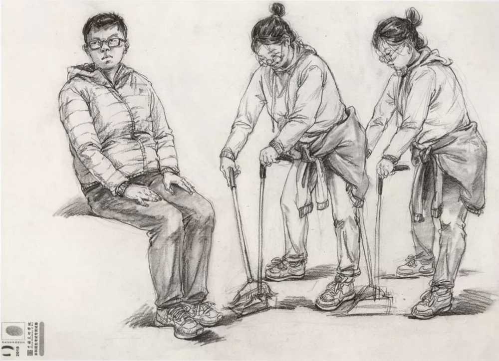 廣州美術(shù)高考班給咱精選了33幅中國美院往年速寫高分卷,03