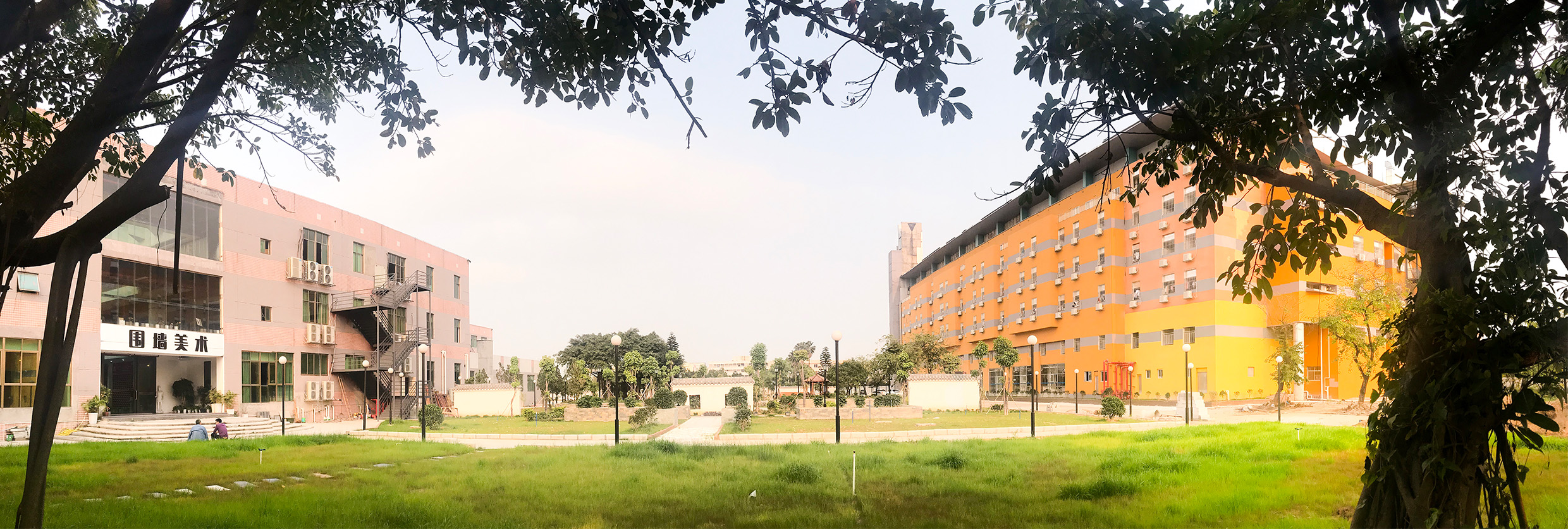 廣州畫室環境,廣州美術培訓班環境,廣州圍墻畫室環境