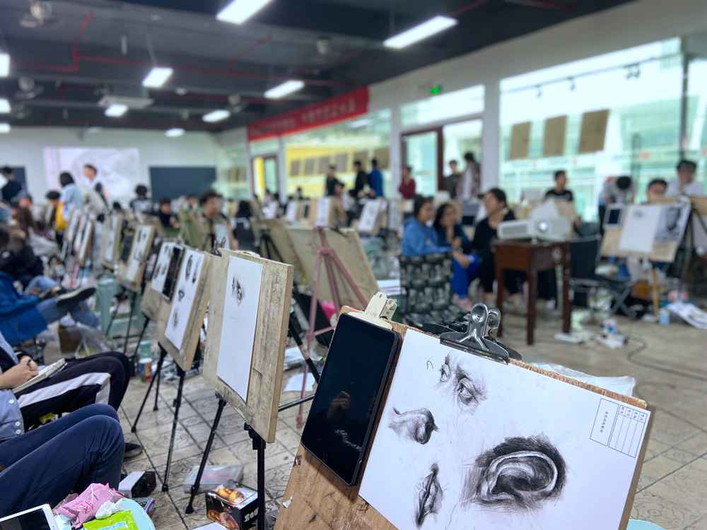 經(jīng)過(guò)廣州美術(shù)高考班圍墻魔鬼特訓(xùn)后的你們！聯(lián)考一定必勝，19