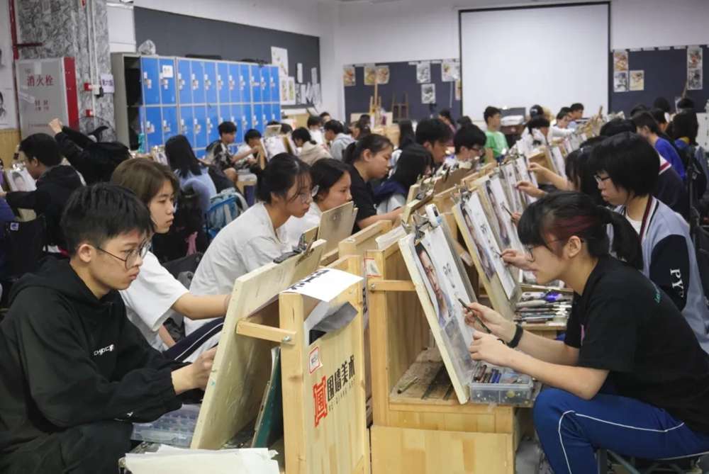 廣州美術高考班直擊二?！阕叩拿恳徊蕉妓銛?03