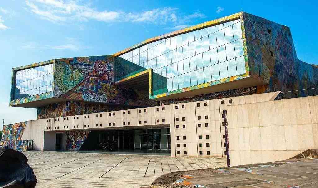 作為美術(shù)生，錯(cuò)過(guò)什么都不能錯(cuò)過(guò)九大美院各系教授的作品！圍墻畫室附圖89