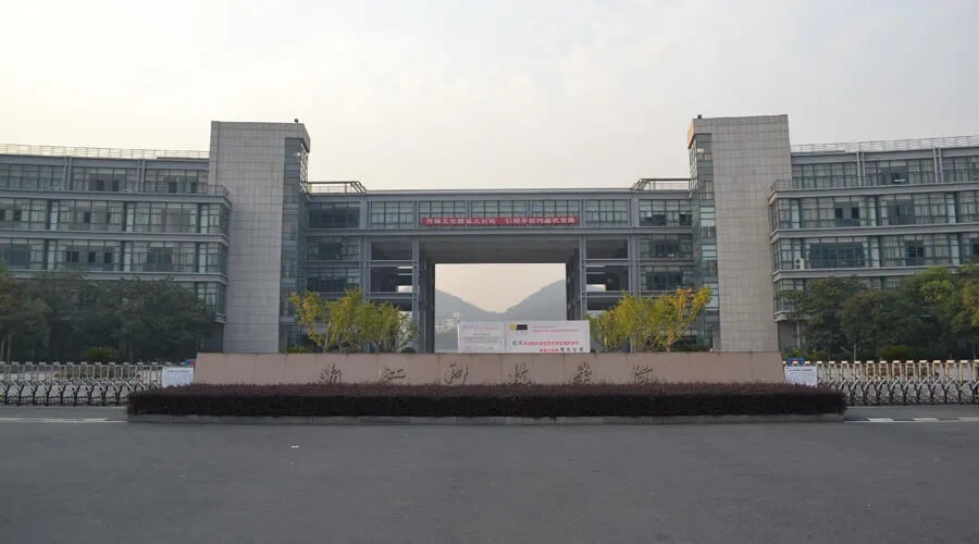 這些大學的校名聽起來不咋樣,美術實力還都挺強的!抓住撿漏機會!