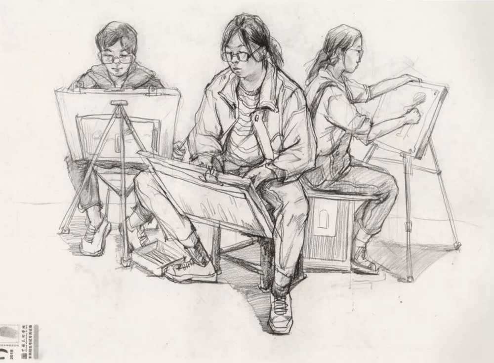 廣州美術(shù)高考班給咱精選了33幅中國美院往年速寫高分卷,05